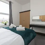 Prism Everyday - One Bed Apartment